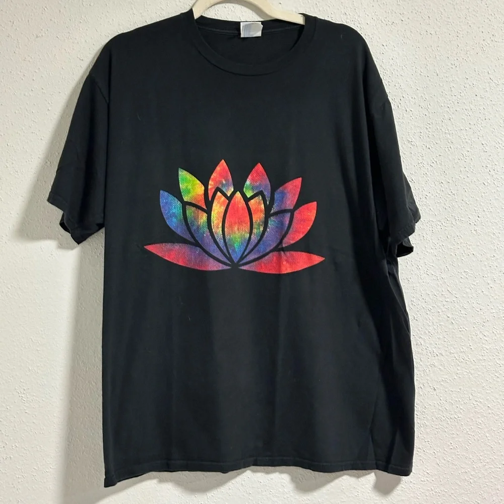 Port and Company unisex extra large black T-shirt with very pretty flower pedals - Picture 3 of 8